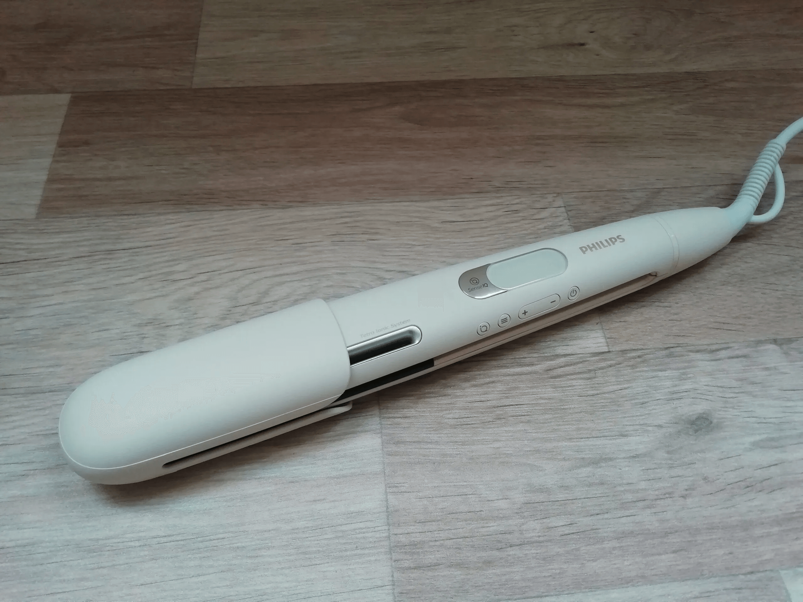 Dizajn Philips Series 8000 SenseIQ BHB887