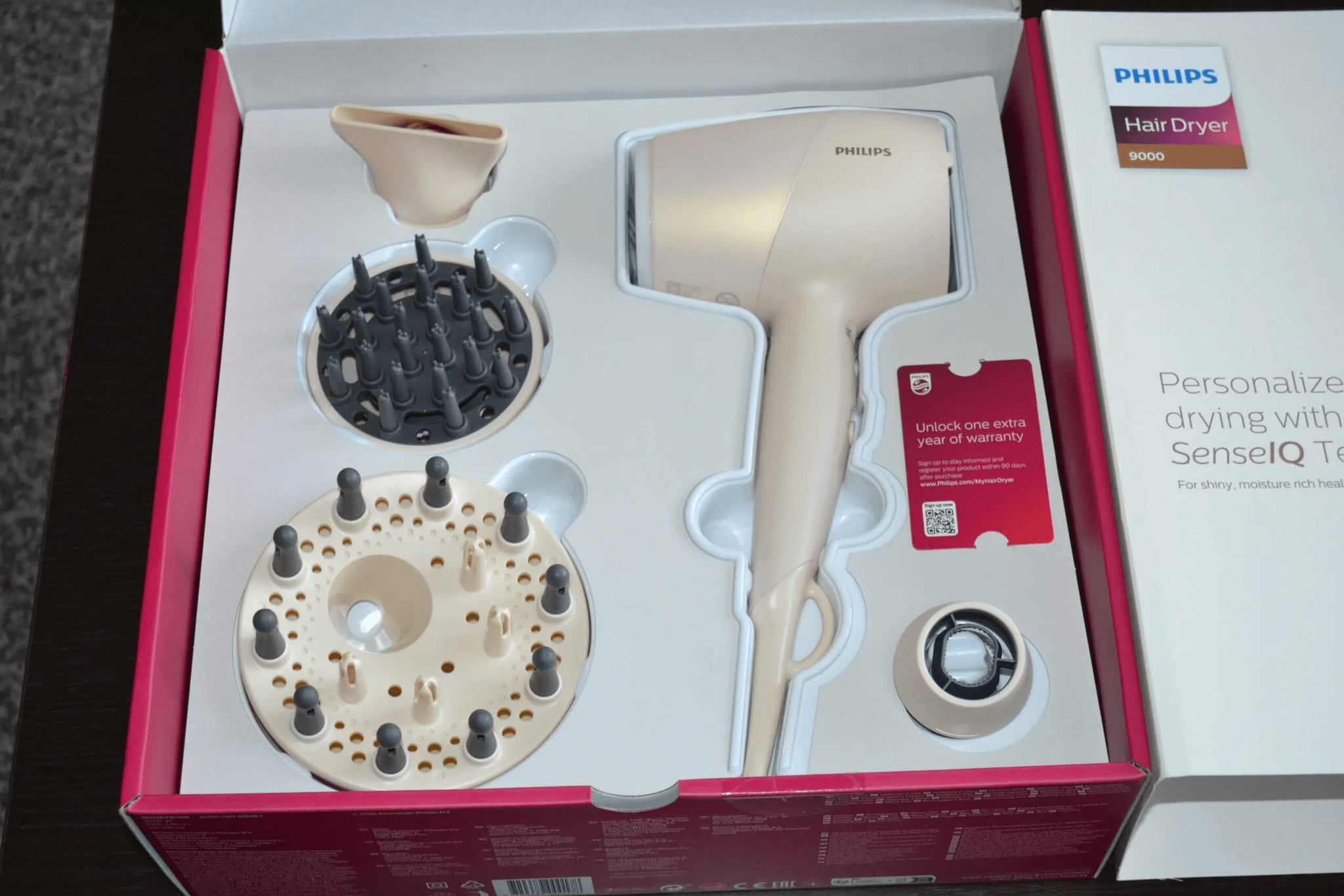 Ocena sušilca za lase Philips SenseIQ 9000 Series 02