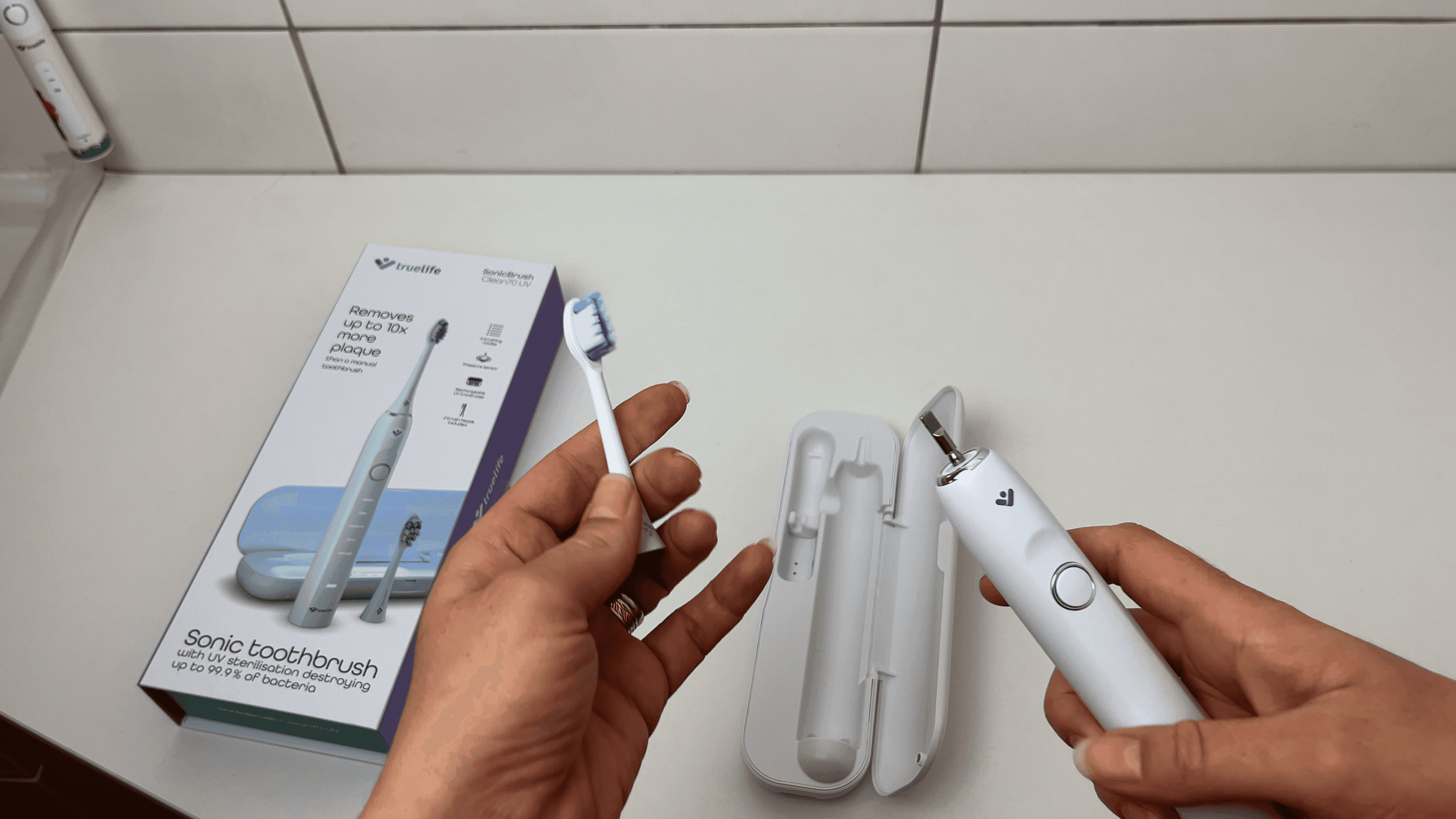 Recenzija-sonicne-cetkice-Truelife-SonicBrush