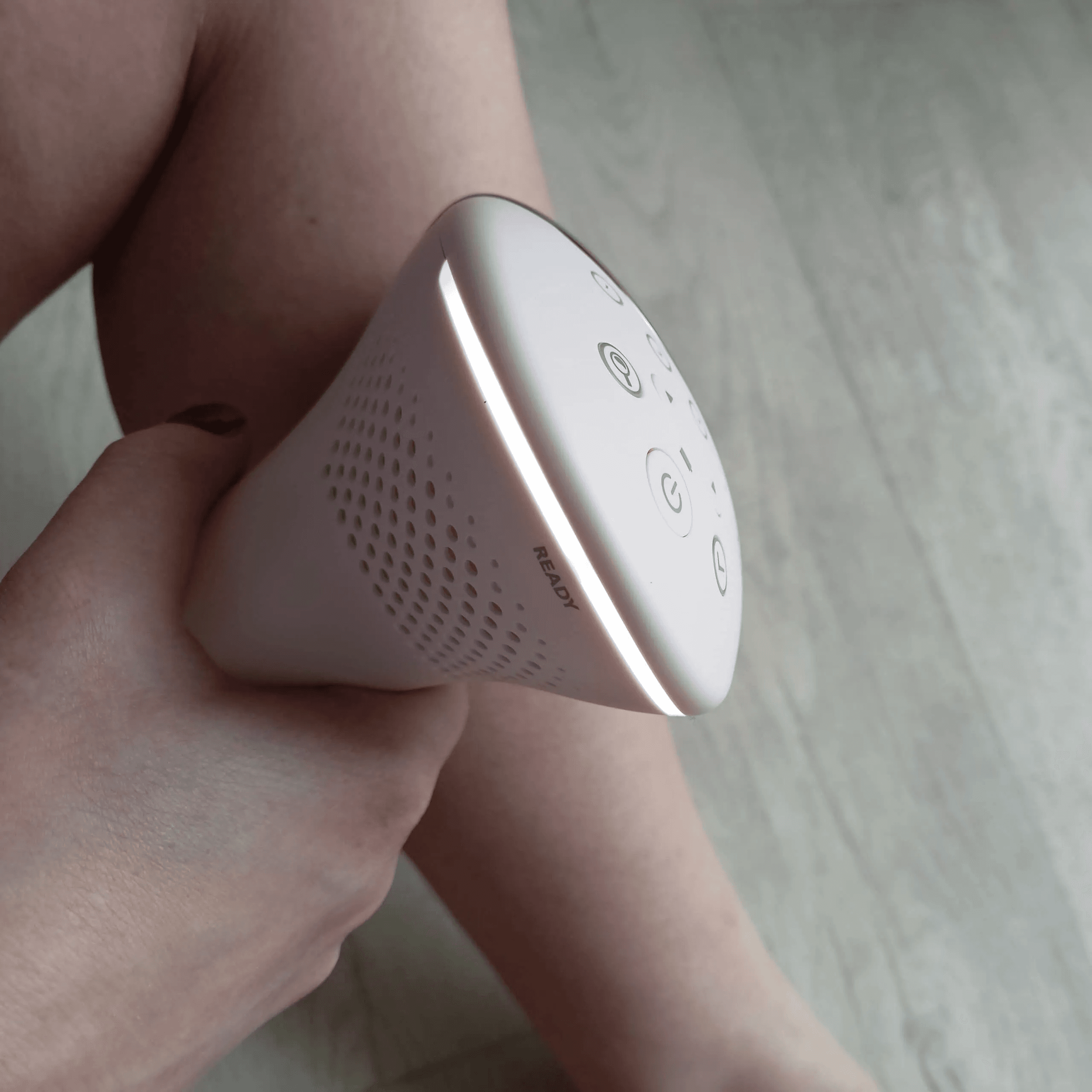 Test, recenzija in ocena IPL epilatorja Philips Lumea IPL 9900 Series 03