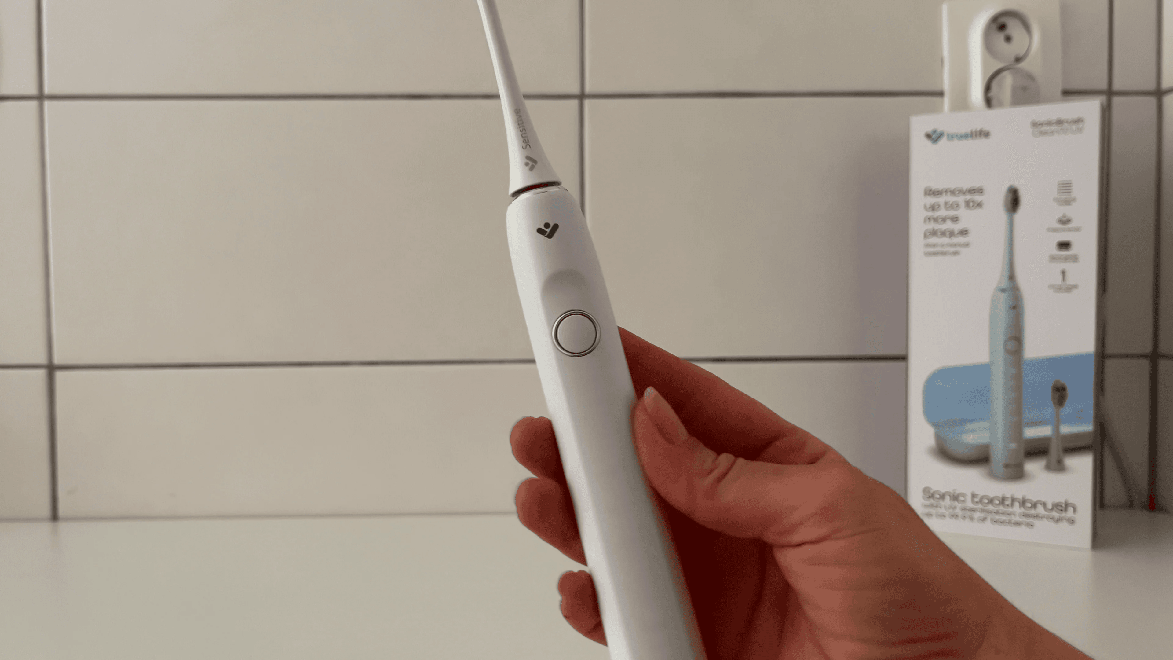 TrueLife-SonicBrush-Clean70-UV-sonicne-cetkice