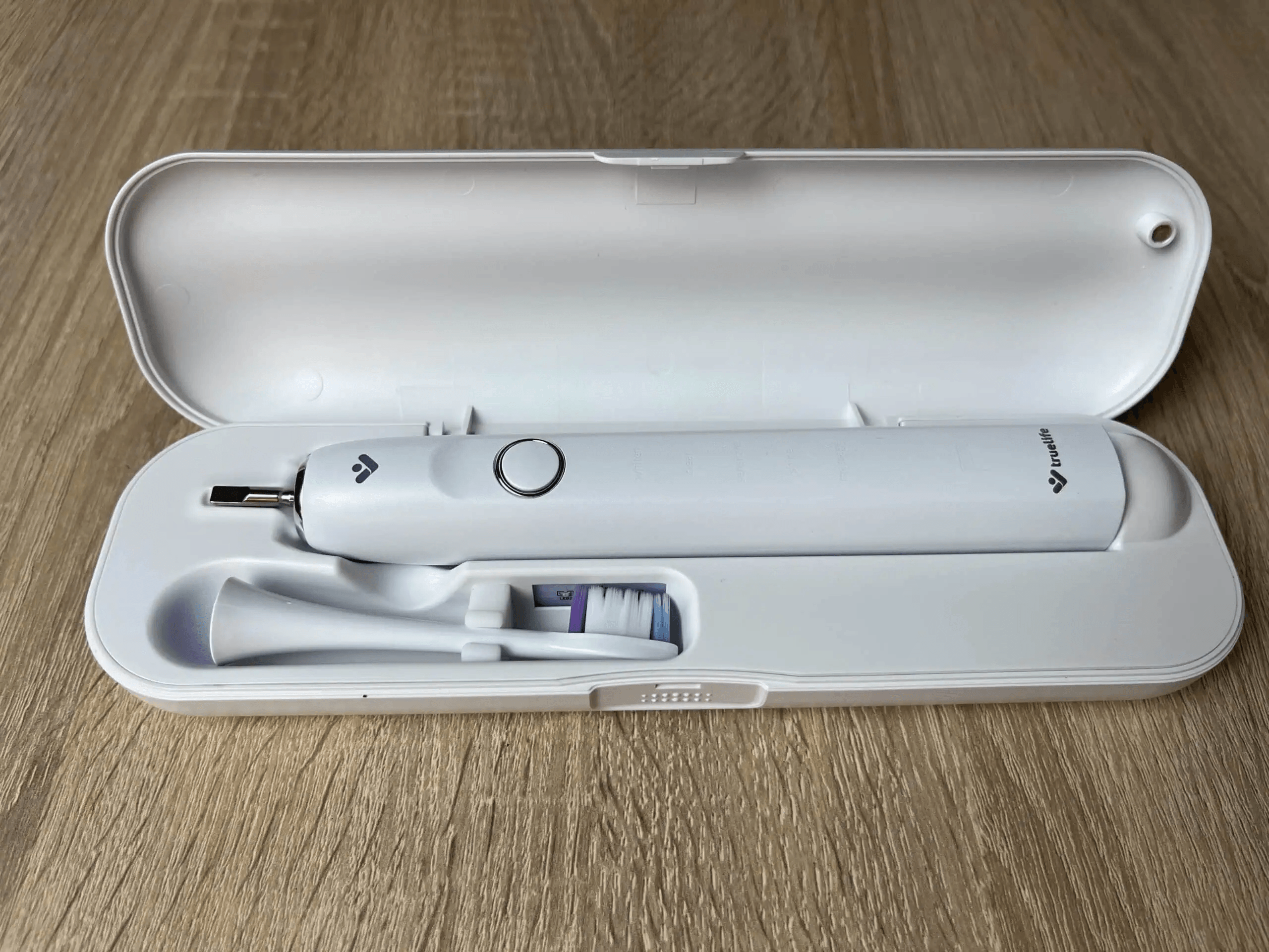 UV-sterilizator-TrueLife-SonicBrush-Clean70-UV