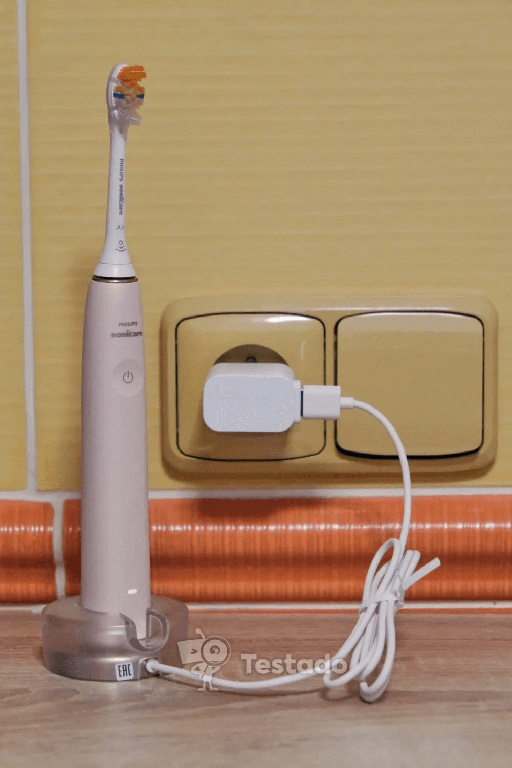 nabijeni-Philips-Sonicare-DiamondClean-Prestige-9900